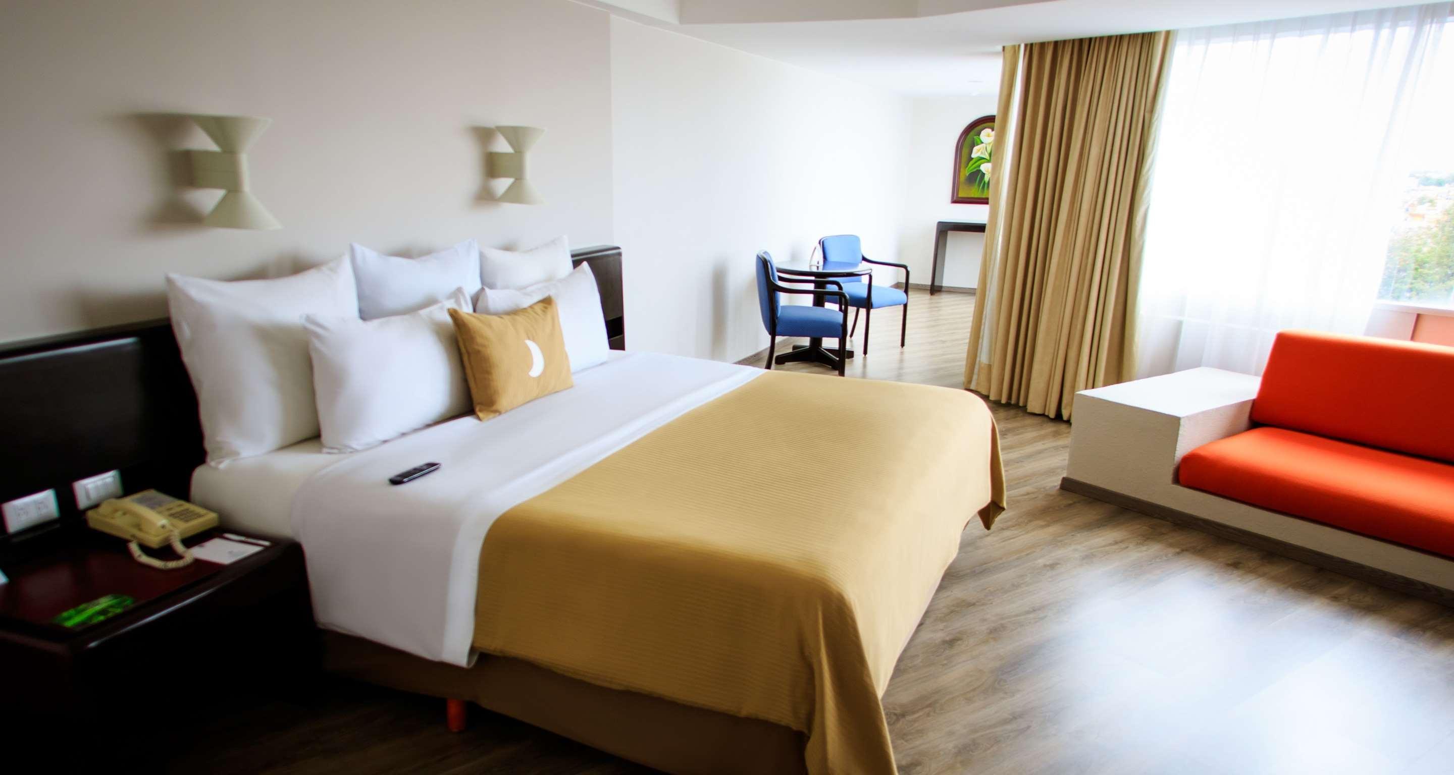 Grand Cantalagua Hotel Morelia, BW Signature Collection Экстерьер фото A room at the hotel