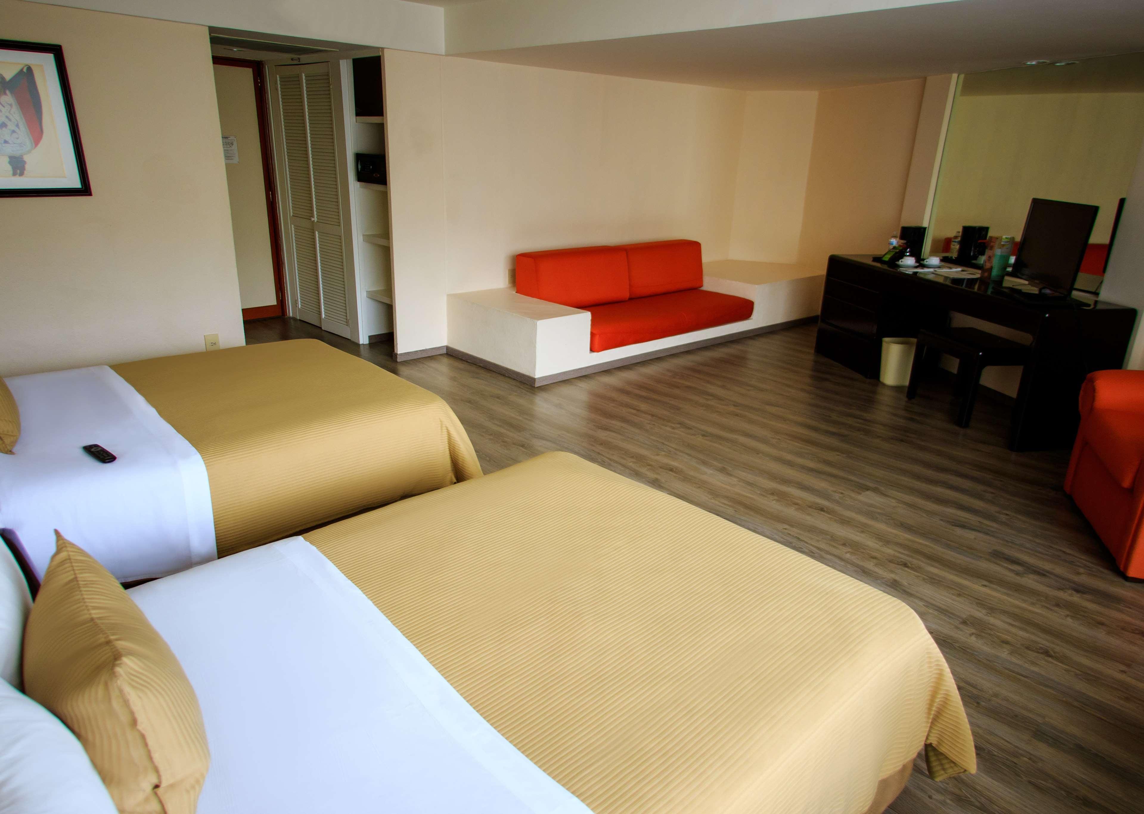 Grand Cantalagua Hotel Morelia, BW Signature Collection Экстерьер фото A room at the hotel