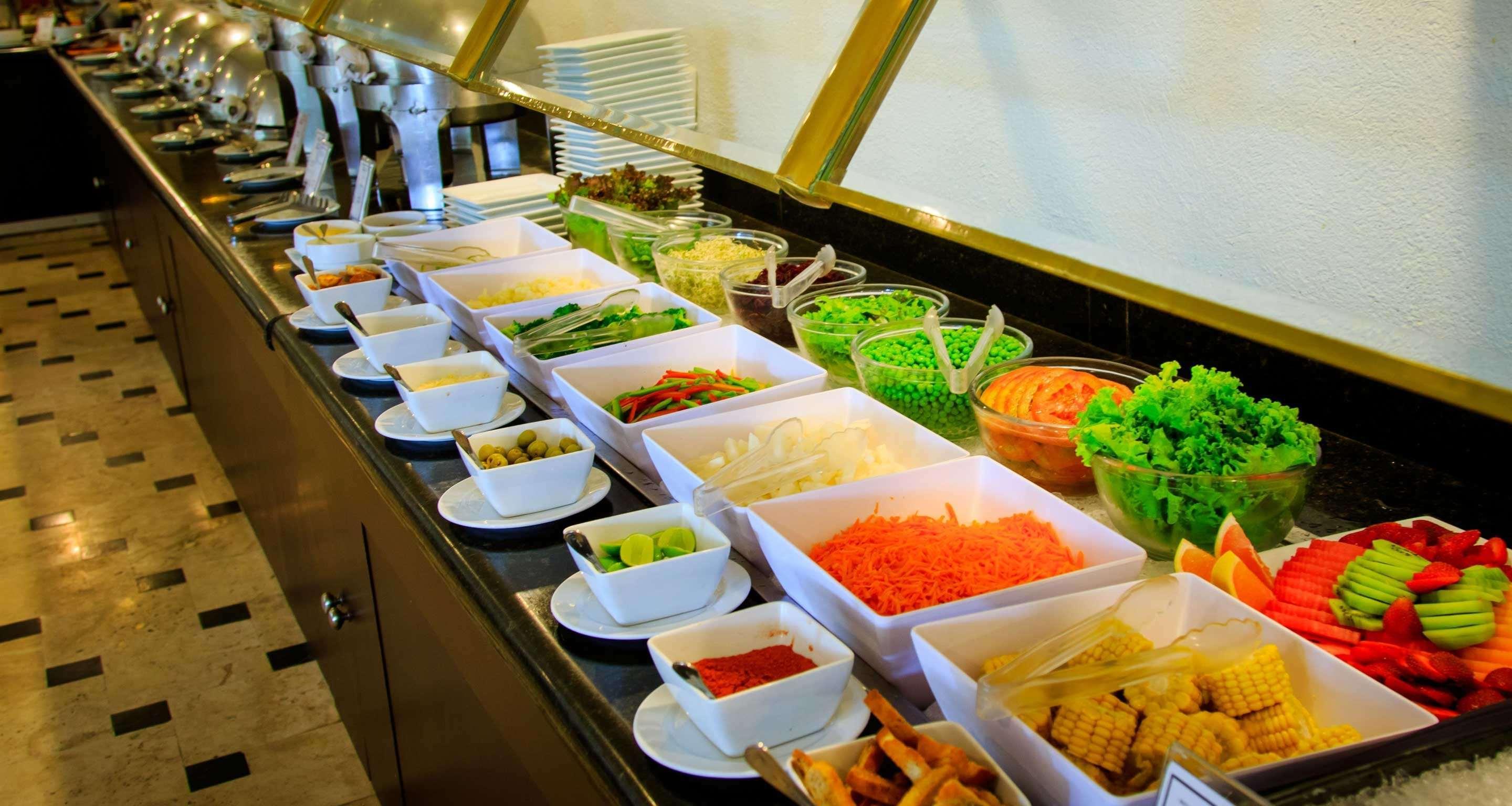Grand Cantalagua Hotel Morelia, BW Signature Collection Экстерьер фото A salad bar